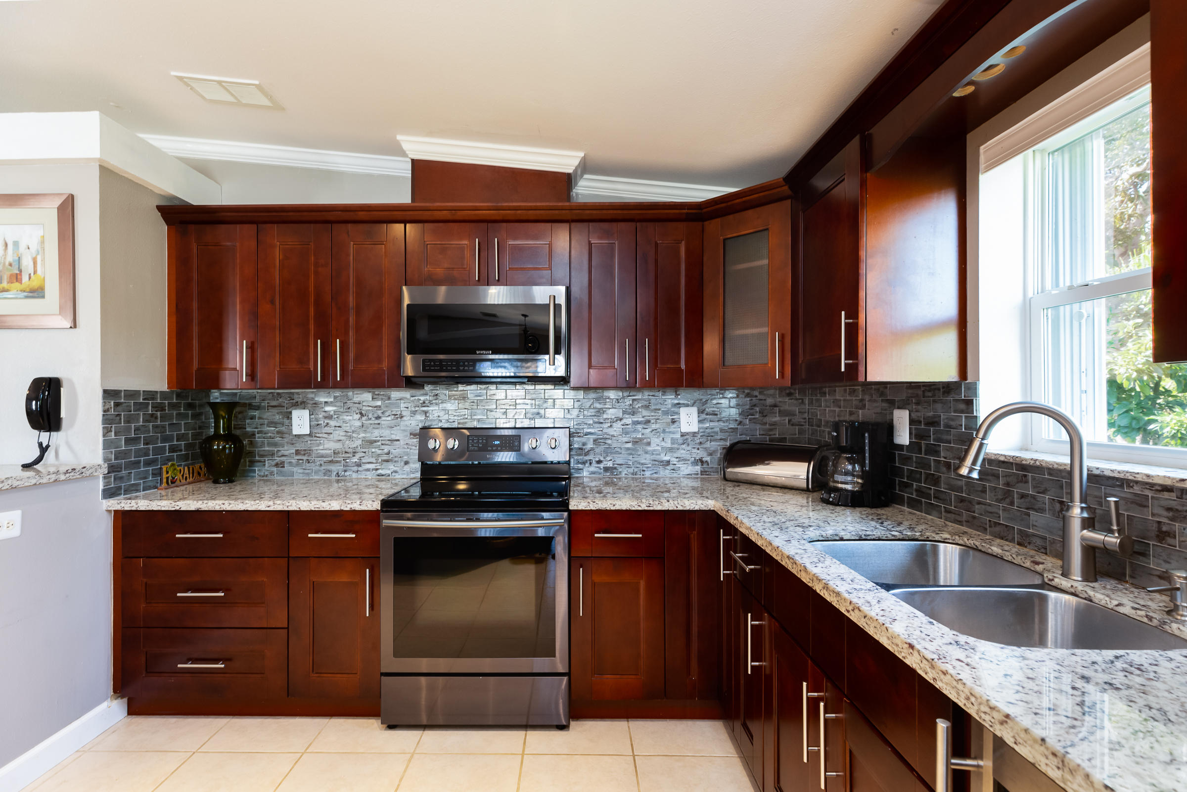 308 Vaca Road Key Largo, FL 33037 - Photo 4 of 31 7F6A9730-Edit