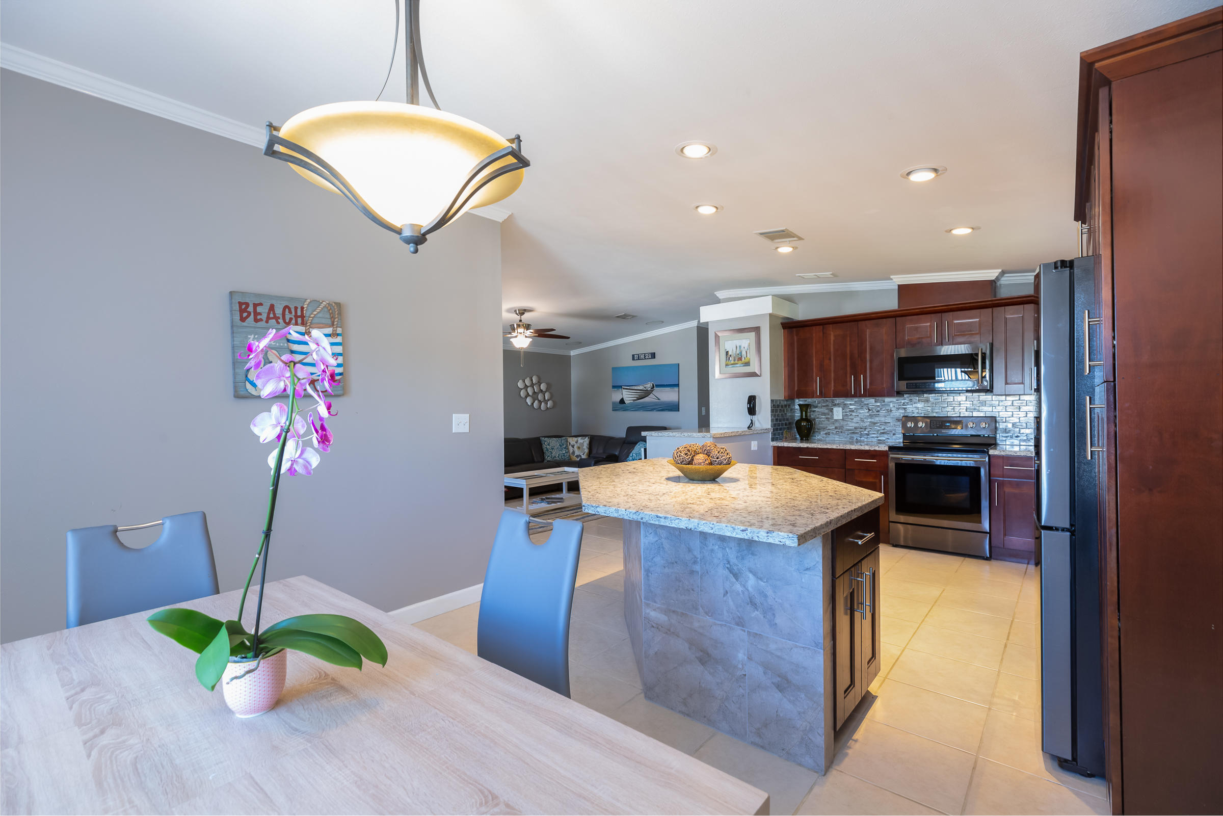 308 Vaca Road Key Largo, FL 33037 - Photo 9 of 31 7F6A9768-Edit