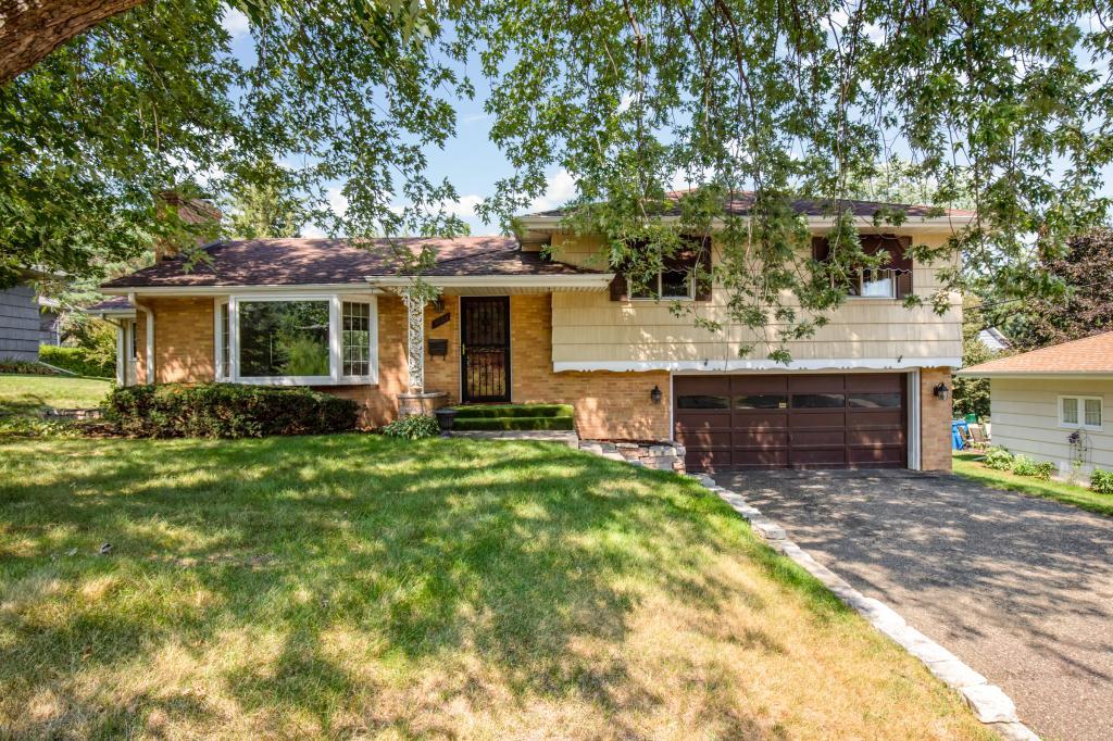 4608 Valley View Road Edina, MN 55424 - Photo 8 of 13 Gallery Image 8