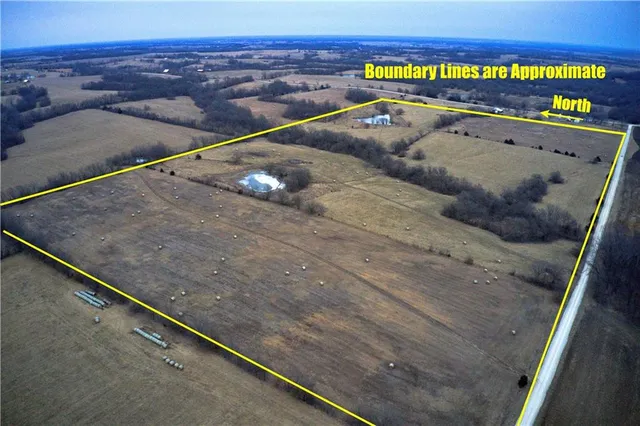 $422,100 | West Wind Road, Brunswick, MO 65236