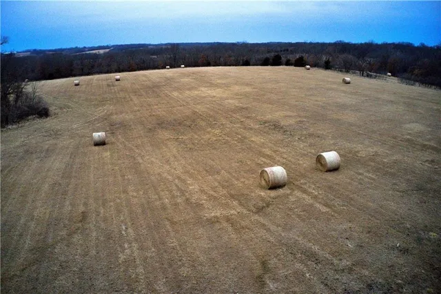 $422,100 | West Wind Road, Brunswick, MO 65236