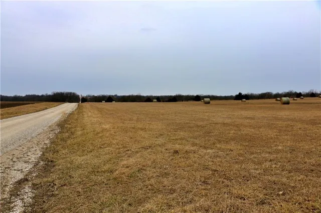 $422,100 | West Wind Road, Brunswick, MO 65236