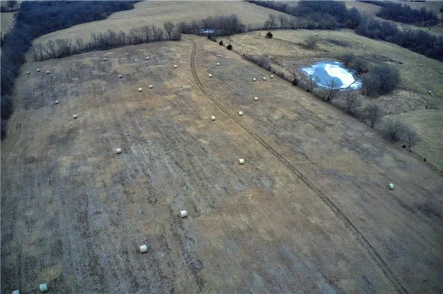 $422,100 | West Wind Road, Brunswick, MO 65236