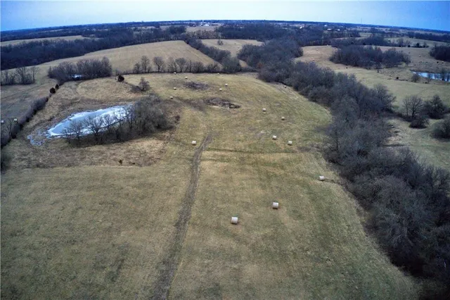 $422,100 | West Wind Road, Brunswick, MO 65236