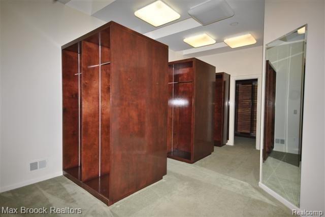 31880 Mountain View Road Franklin, MI 48025 - Photo 9 of 25 Huge Walk-In Closet