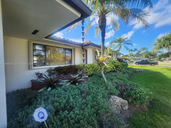 $5,400 | 2980 Southwest 111th Avenue, Miami, FL 33165