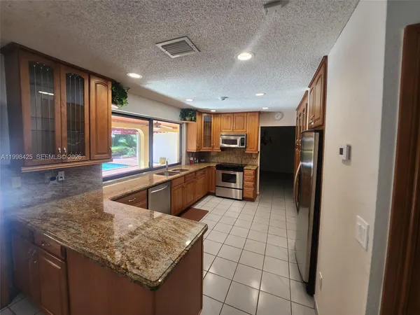 $5,400 | 2980 Southwest 111th Avenue, Miami, FL 33165