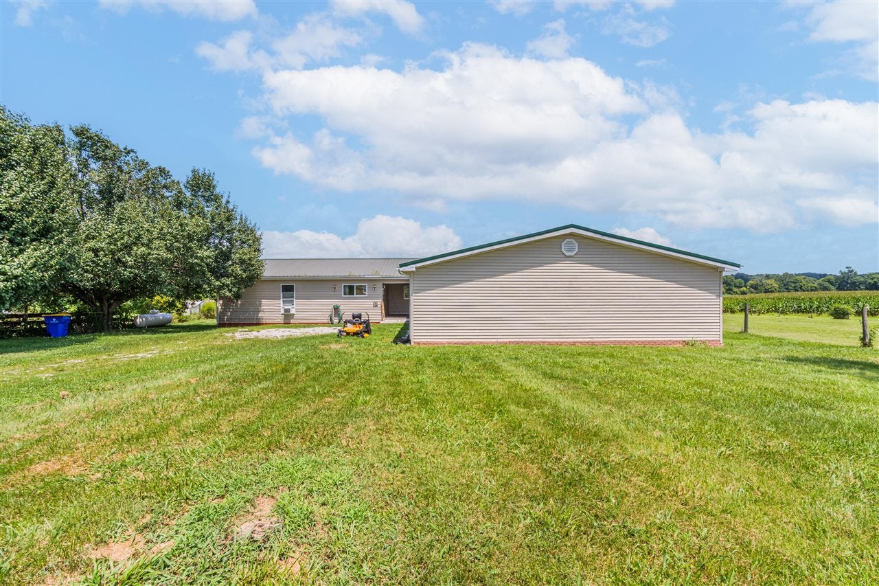 860 Howser Road Smiths Grove, KY 42171 - Photo 2 of 29 Gallery Image 2