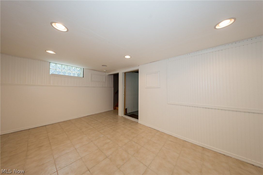 3022 Kensington Road Cleveland, OH 44118 - Photo 18 of 24
