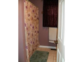 226 Kings Grant Road Kingsport, TN 37663 - Photo 8 of 10 Full Bath
