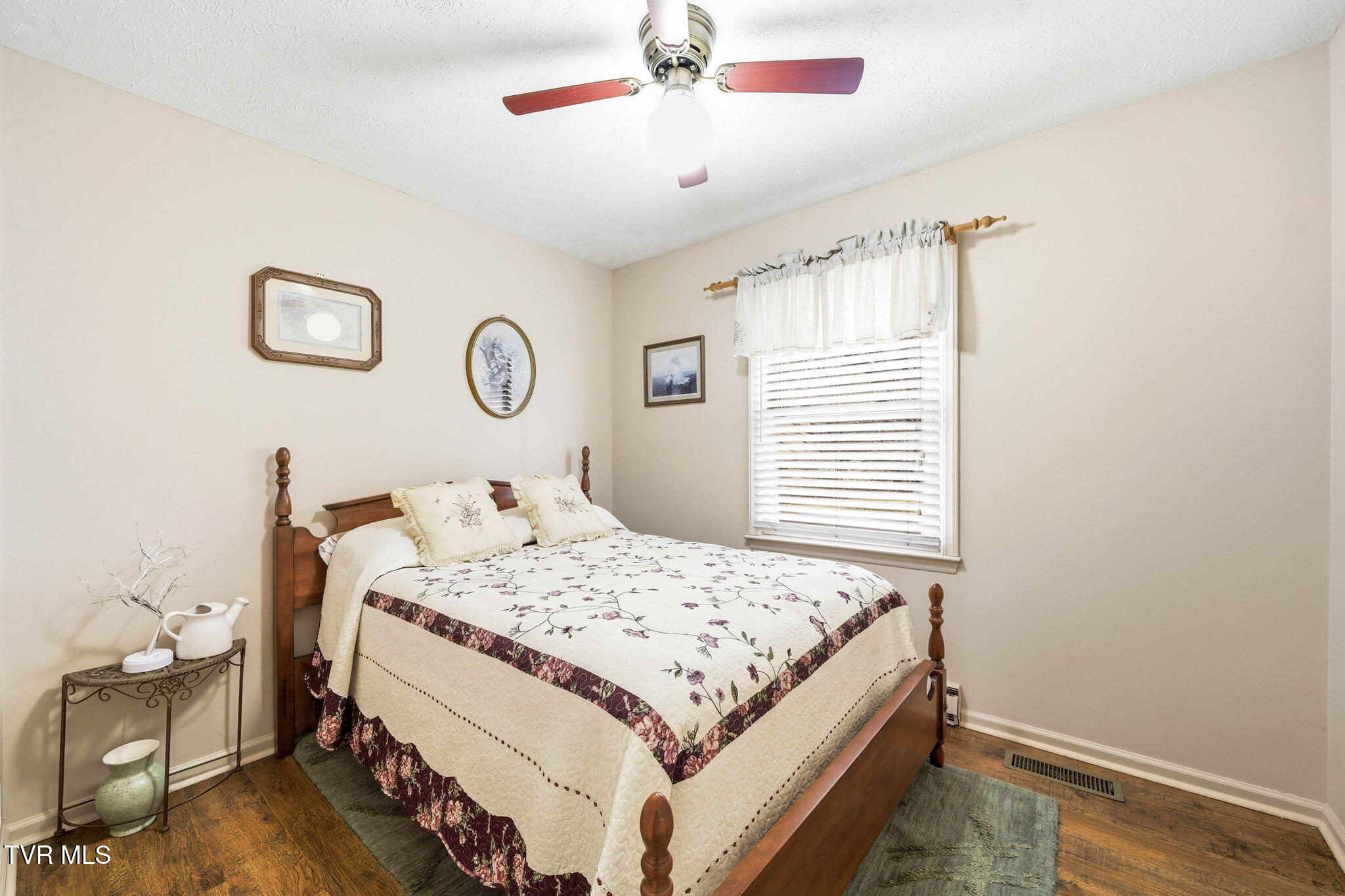 21055 Campground Road Bristol, VA 24202 - Photo 13 of 19 13-web-or-mls-21055 Campground Rd-8