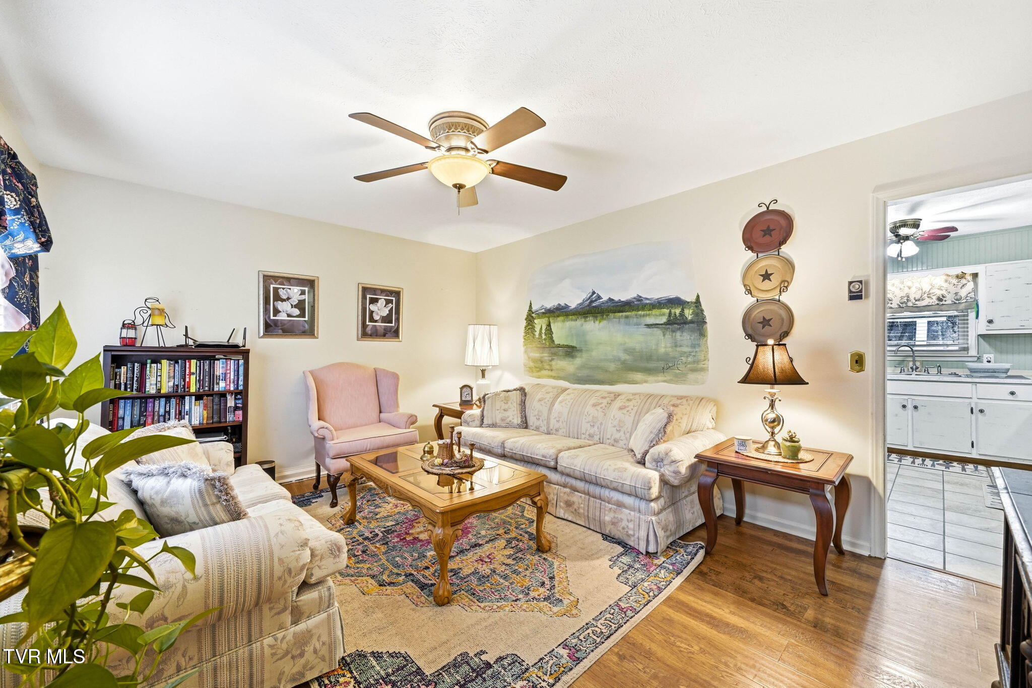 21055 Campground Road Bristol, VA 24202 - Photo 4 of 19 4-web-or-mls-21055 Campground Rd-4