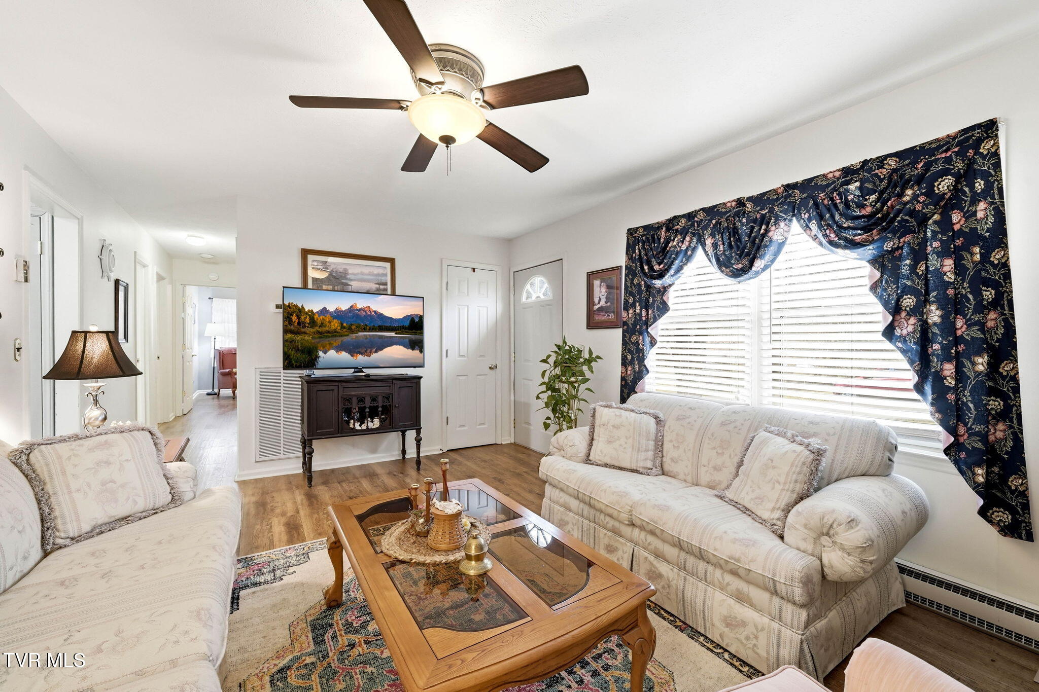 21055 Campground Road Bristol, VA 24202 - Photo 5 of 19 5-web-or-mls-21055 Campground Rd-5