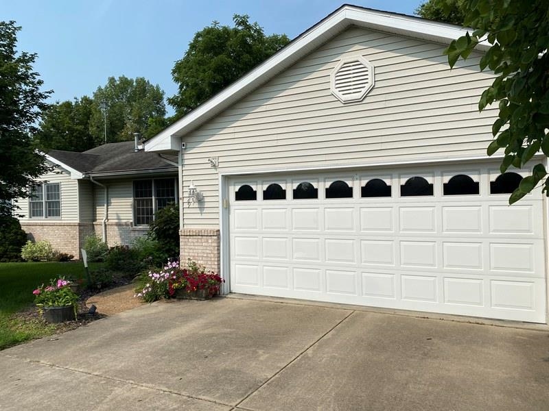 1129 Willowbrook Lane Springfield, IL 62711 - Photo 4 of 45