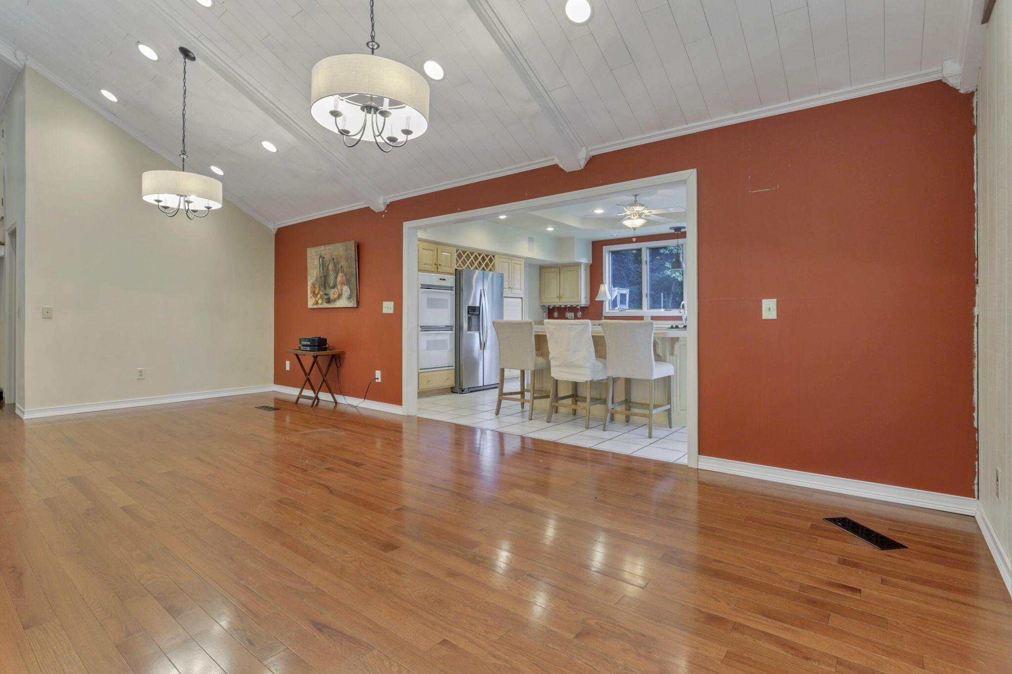 7255 Ridge Road Zanesville, OH 43701 - Photo 23 of 91 Dining