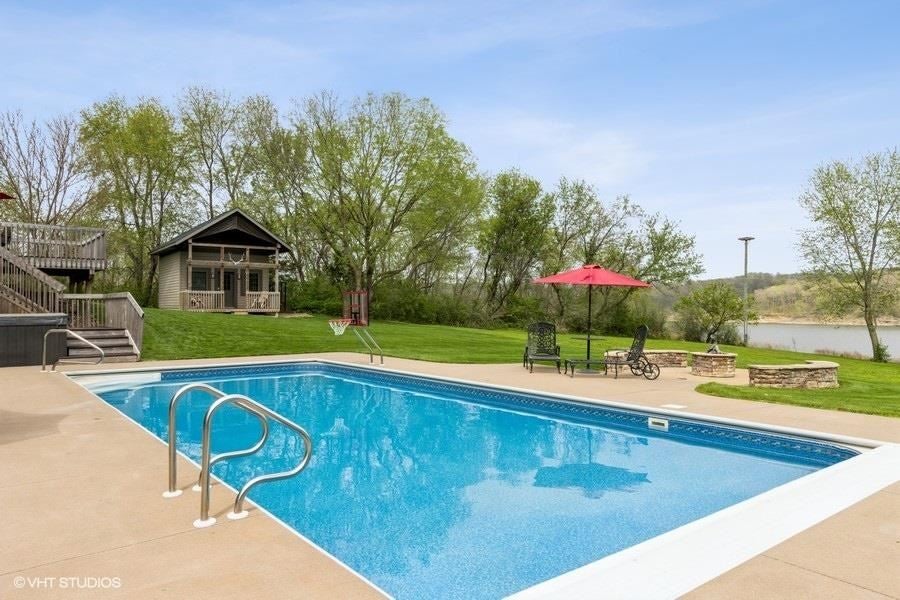 3862 Locust Ridge Road Northeast North Liberty, IA 52317 - Photo 4 of 46 Gallery Image 4