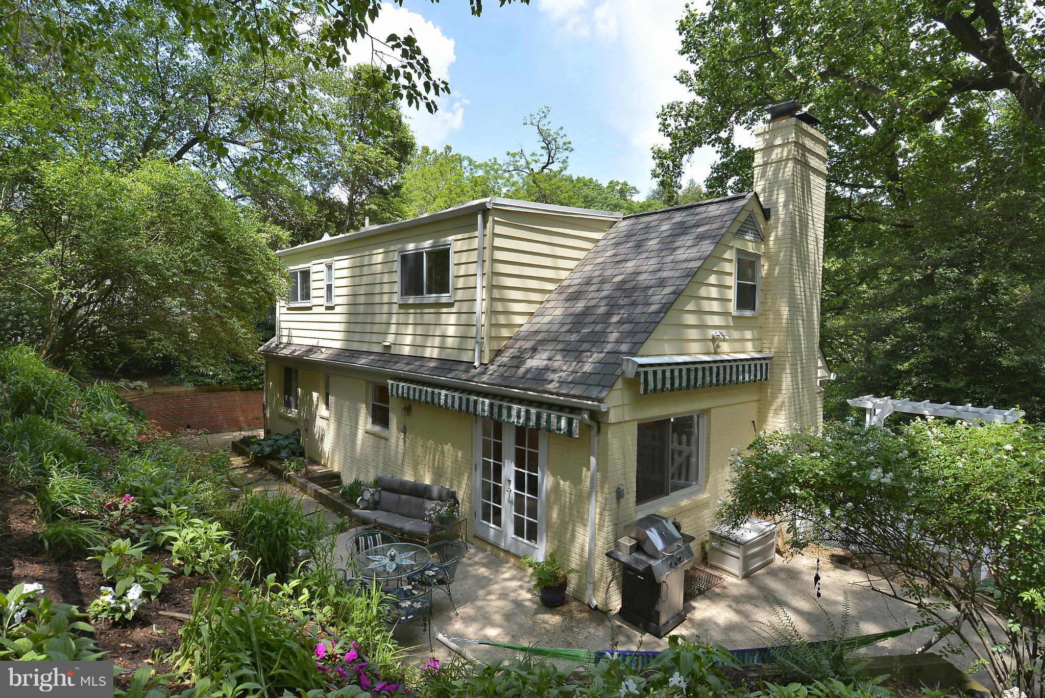 15 Park Valley Road Silver Spring, MD 20910 - Photo 3 of 30 a front view of house with a garden