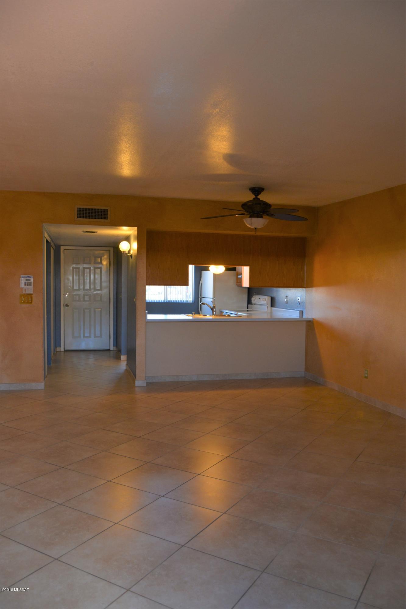 892 South Pantano Road Tucson, AZ 85710 - Photo 3 of 17 Gallery Image 3