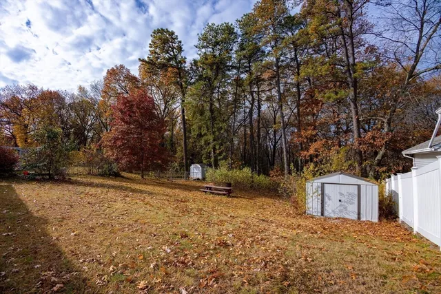a house view with a outdoor space