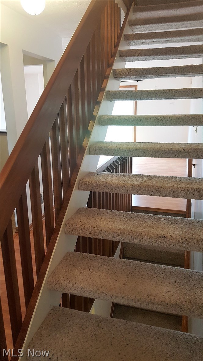 860 Overlook Ridge Drive, Unit B Cleveland, OH 44109 - Photo 8 of 30 Gallery Image 8