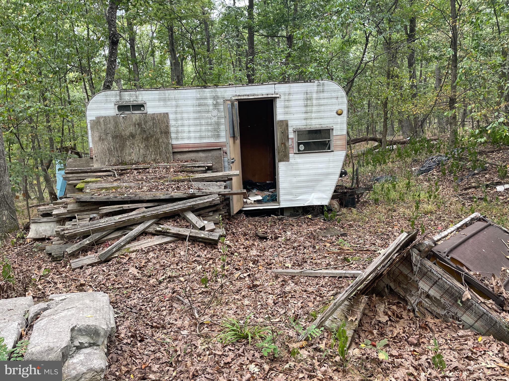 17 Section D Lake Springfield, WV 26763 - Photo 3 of 12 Gallery Image 3