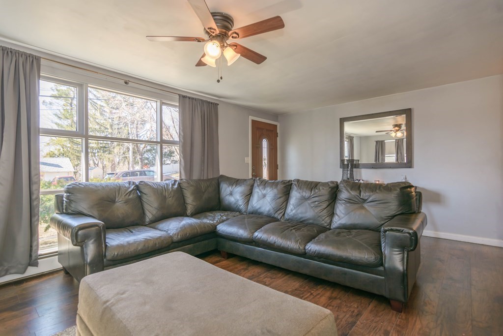 41 Davis Road Methuen, MA 01844 - Photo 4 of 24 Gallery Image 4