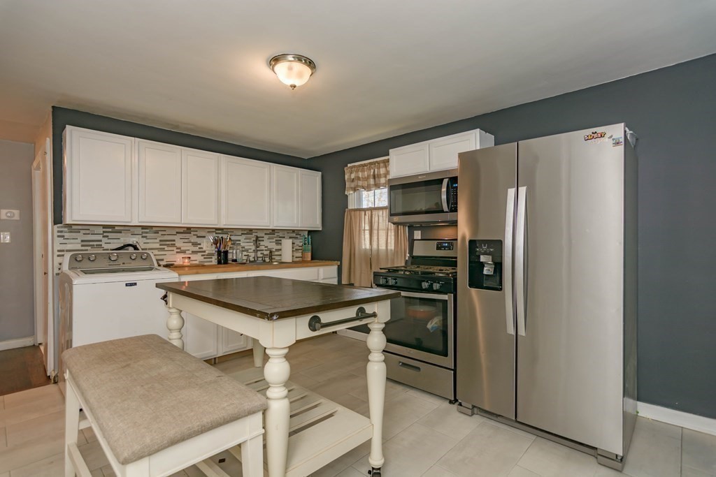 41 Davis Road Methuen, MA 01844 - Photo 8 of 24 Gallery Image 8