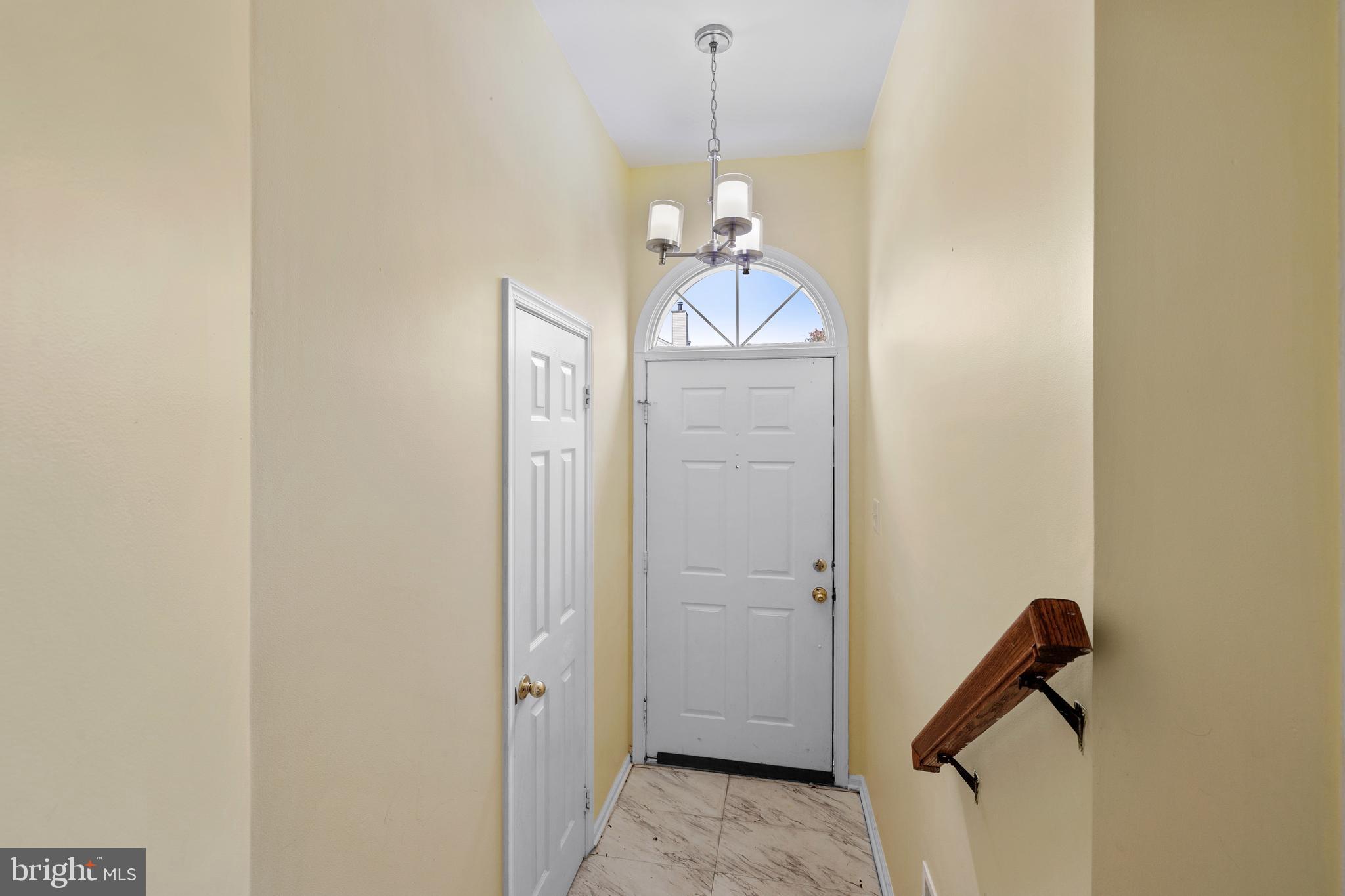 46899 Rabbitrun Terrace Sterling, VA 20164 - Photo 5 of 31 Gallery Image 5