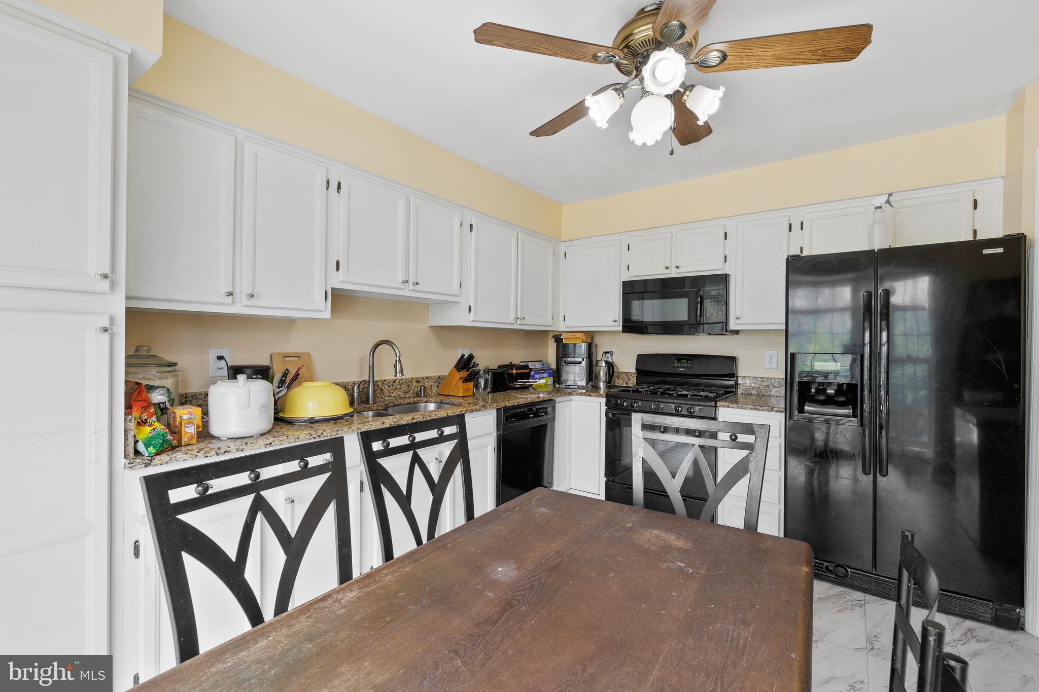 46899 Rabbitrun Terrace Sterling, VA 20164 - Photo 9 of 31 Gallery Image 9