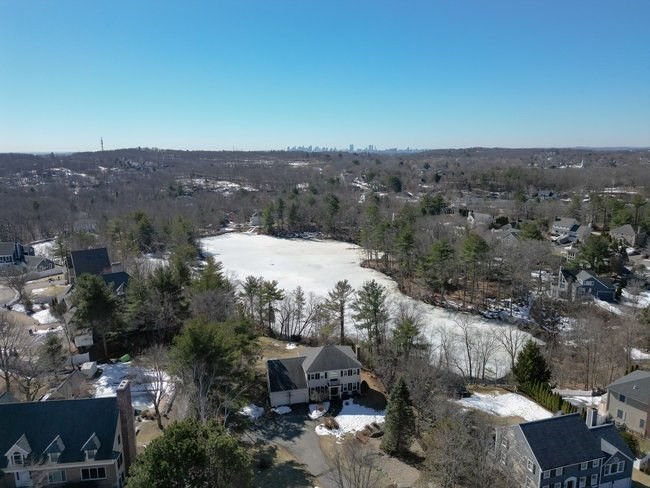 7 Blacksmith Way Saugus, MA 01906 - Photo 4 of 36