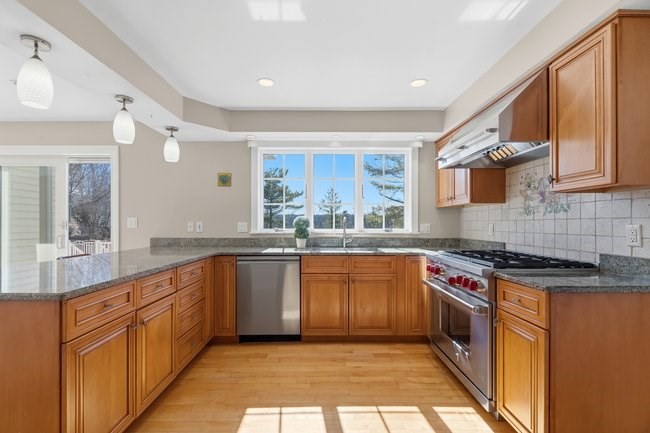 7 Blacksmith Way Saugus, MA 01906 - Photo 9 of 36