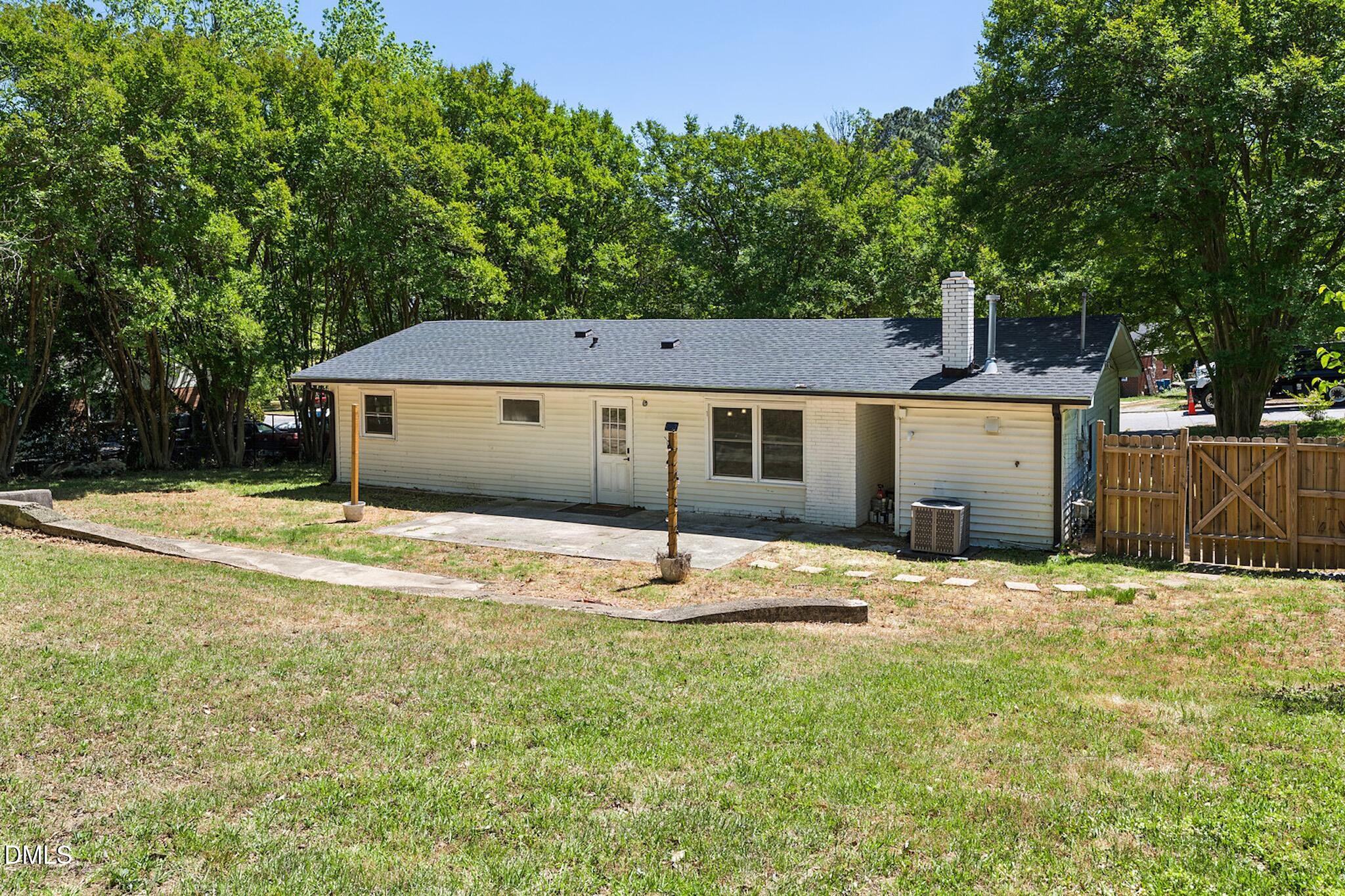 2831 Friar Tuck Road Raleigh, NC 27610 - Photo 28 of 32 273997523