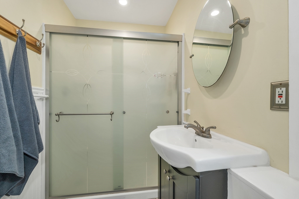 14 Frances Hill Road Westford, MA 01886 - Photo 25 of 32