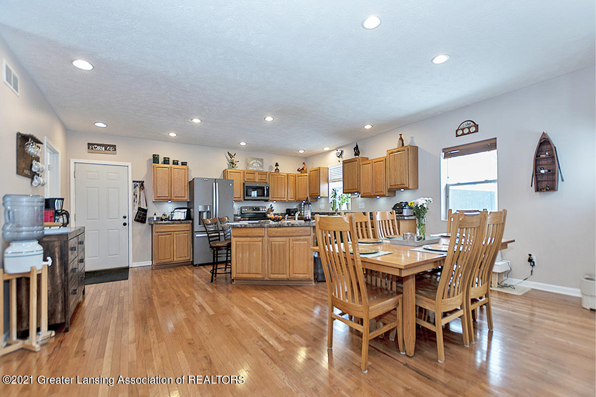 5413 North Wheaton Road Charlotte, MI 48813 - Photo 7 of 28 07