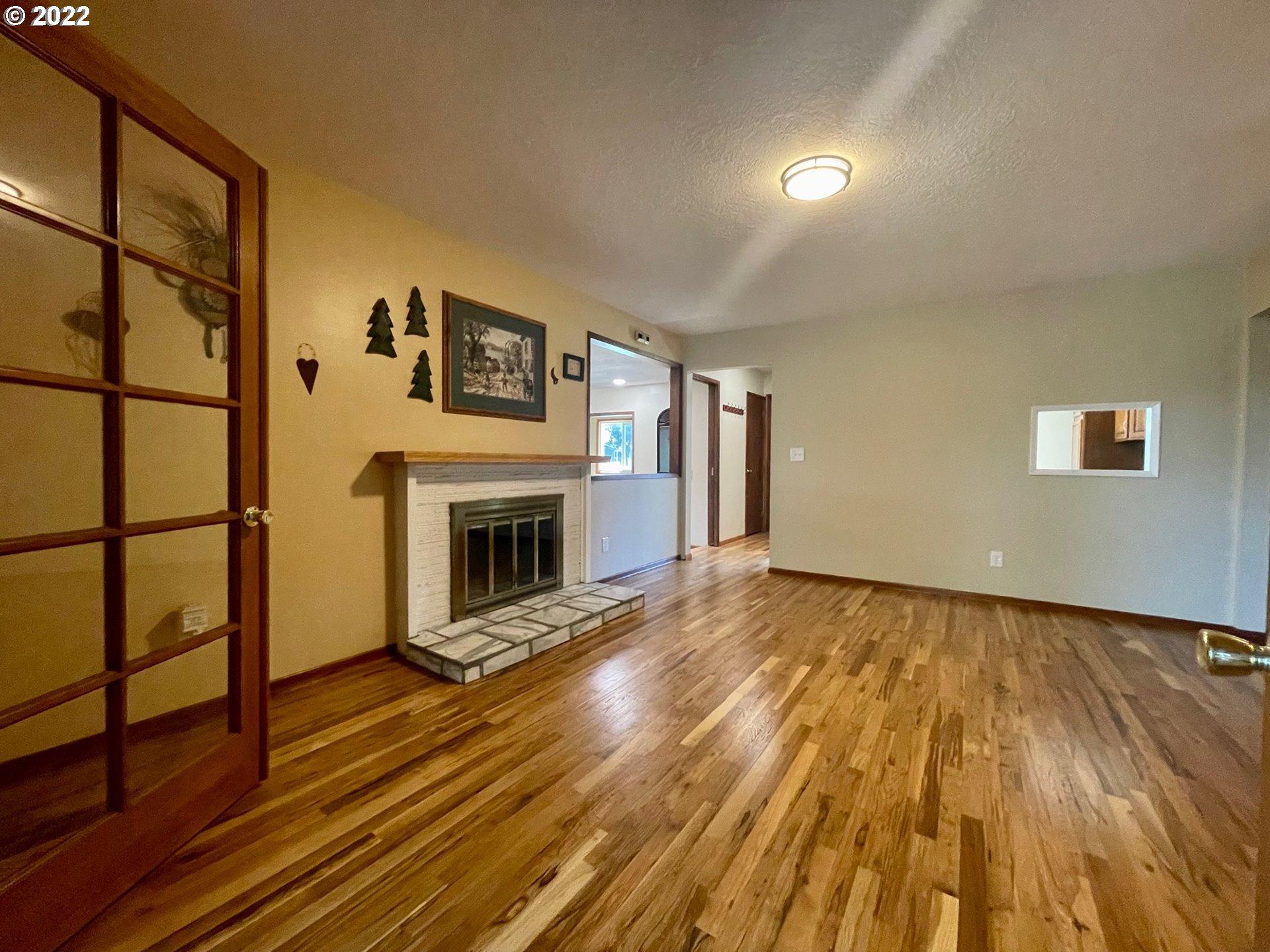 14530 Northeast Knott Court Portland, OR 97230 - Photo 6 of 14 Living Room