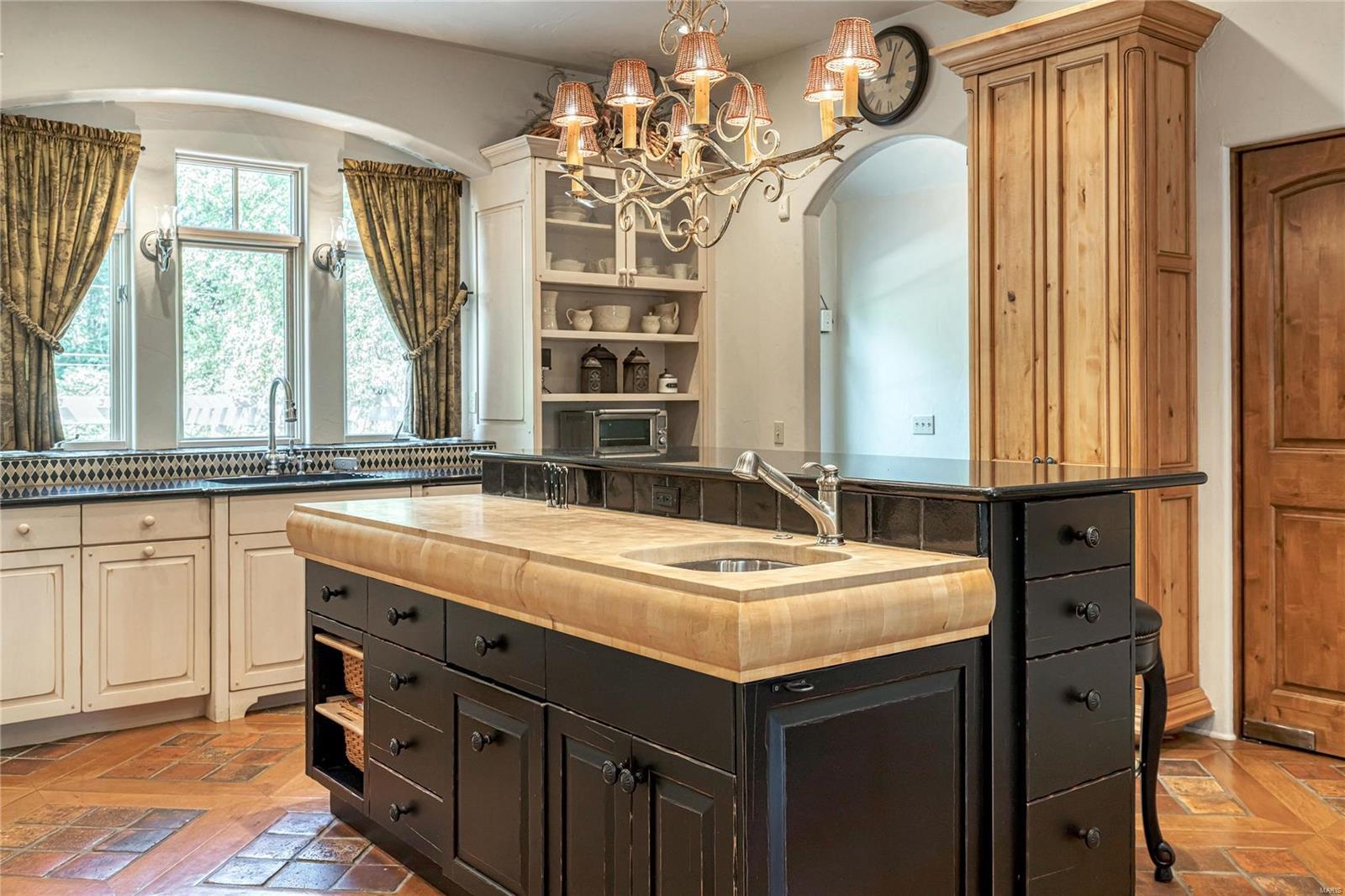 13 Ridgecreek Road Town and Country, MO 63141 - Photo 21 of 57 Gallery Image 21