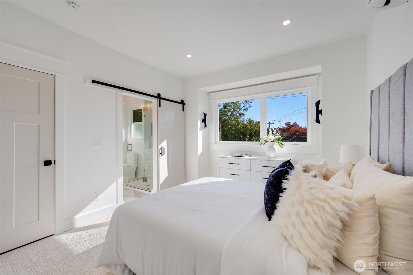 4205 5th Avenue Northwest Seattle, WA 98107 - Photo 14 of 22