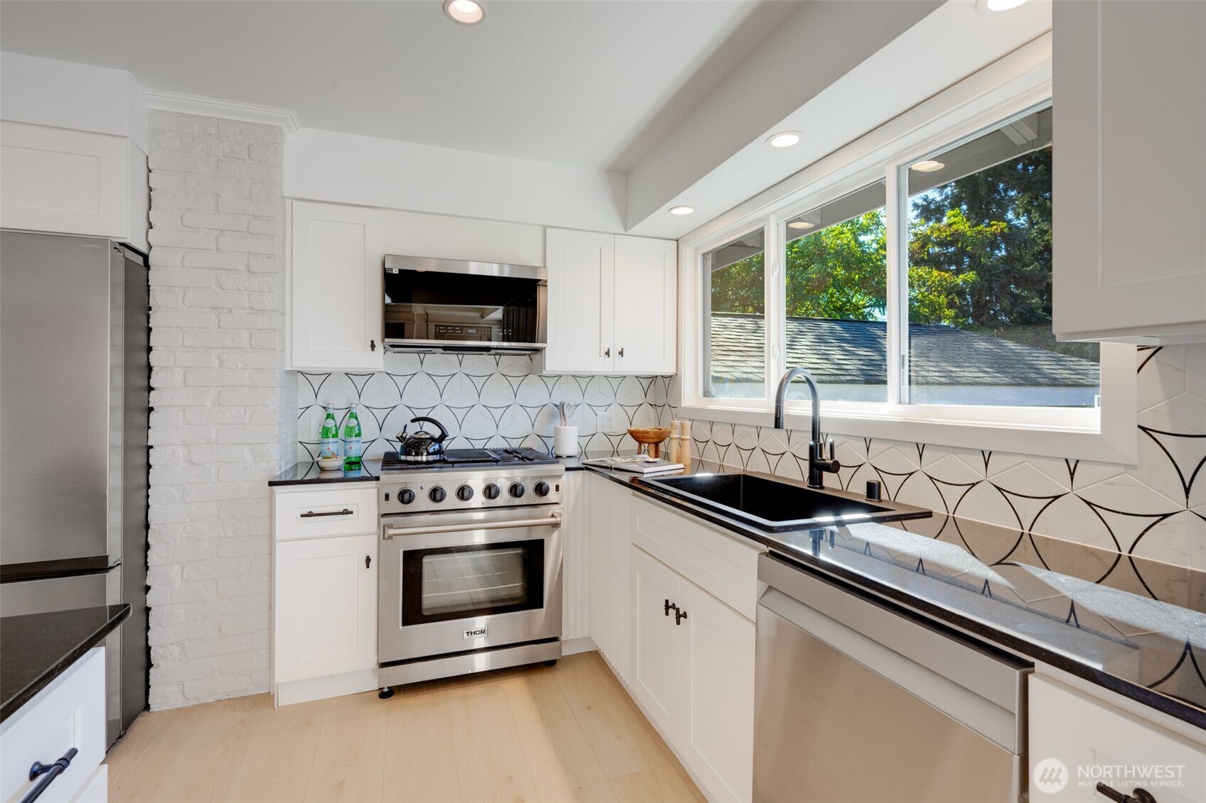 4205 5th Avenue Northwest Seattle, WA 98107 - Photo 8 of 22