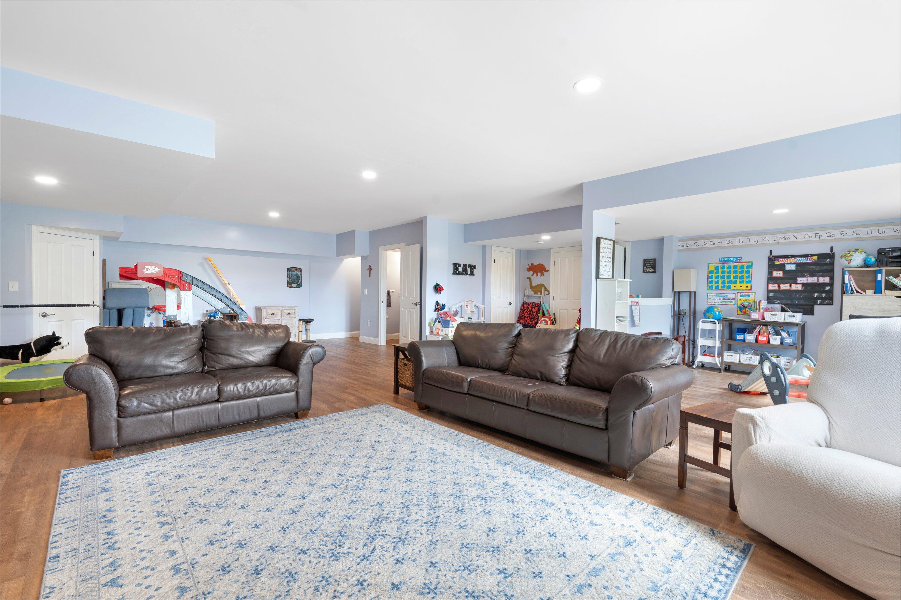 105 King Road Lisbon, ME 04250 - Photo 34 of 100 93-custom-105-king-rd
