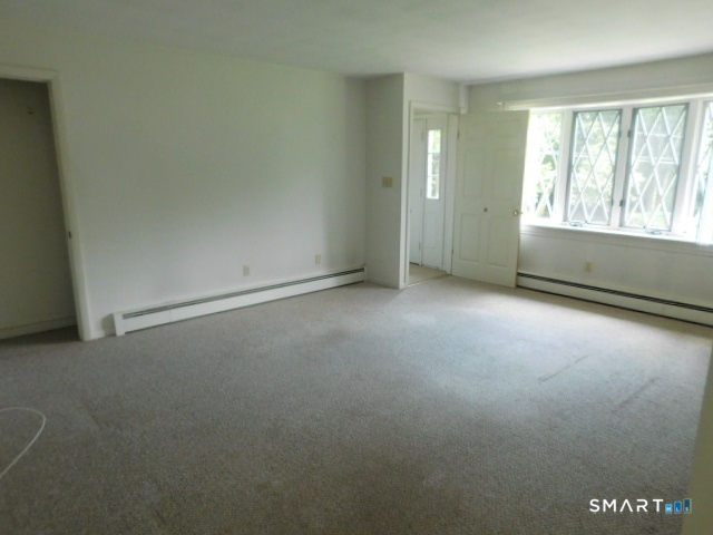 12 Rozum Circle Prospect, CT 06712 - Photo 28 of 33 apartment living room