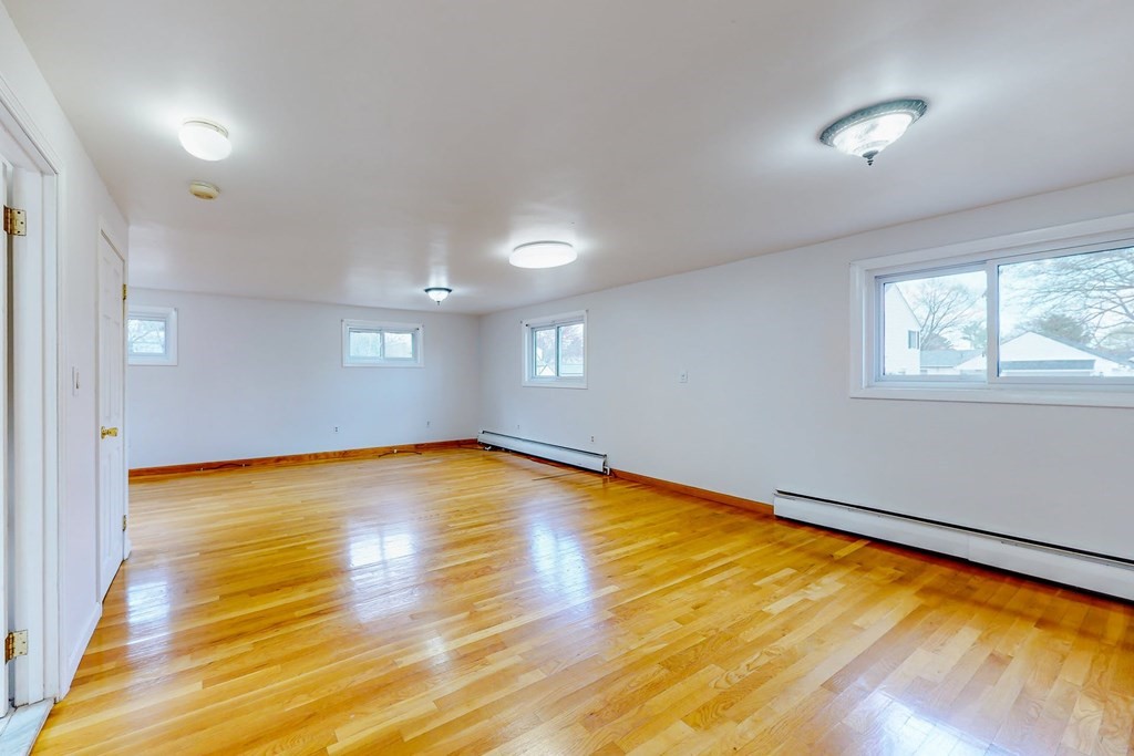 7 Mohawk Road Burlington, MA 01803 - Photo 4 of 30 Gallery Image 4