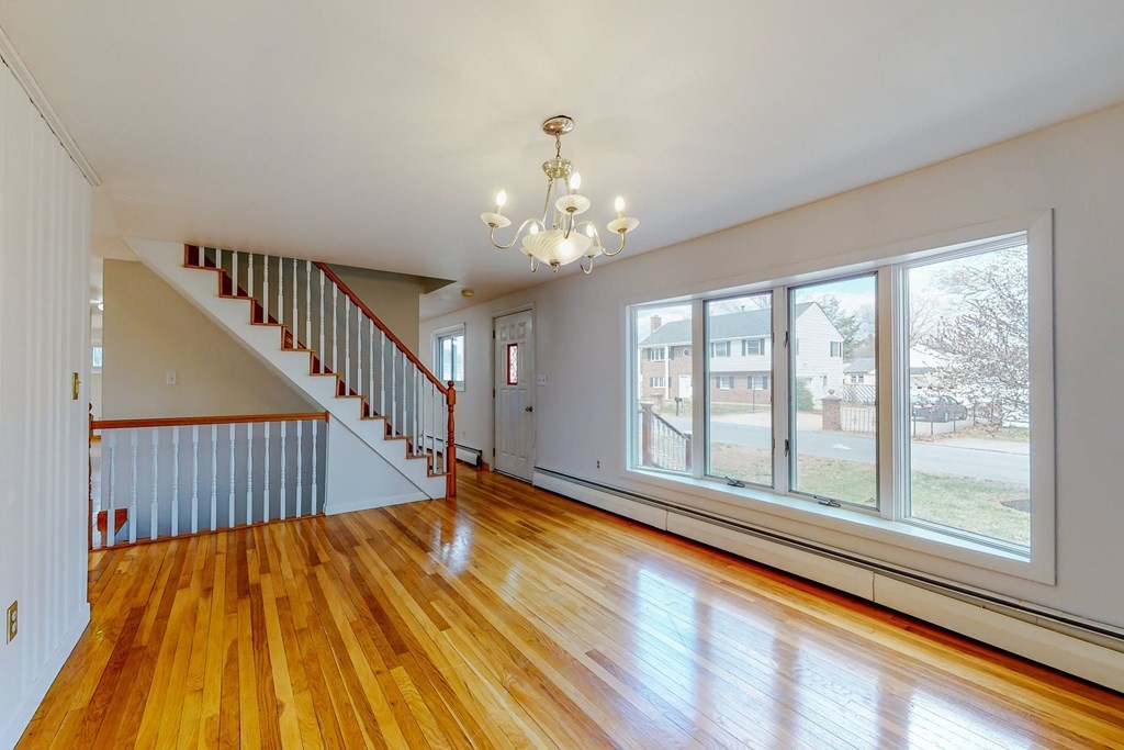 7 Mohawk Road Burlington, MA 01803 - Photo 6 of 30 Gallery Image 6