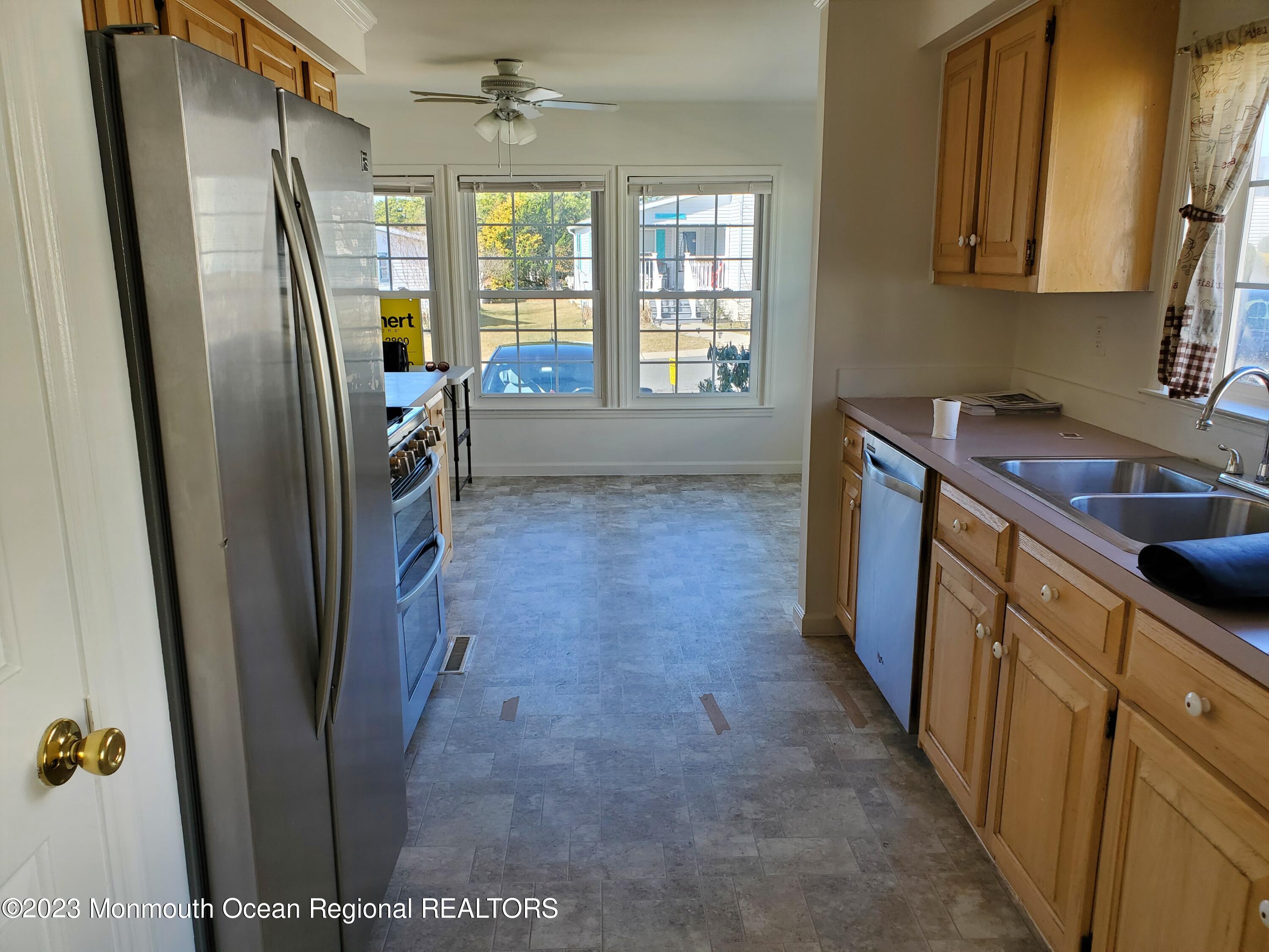 29 Pine Ridge Boulevard Whiting, NJ 08759 - Photo 10 of 29 29 pr 19