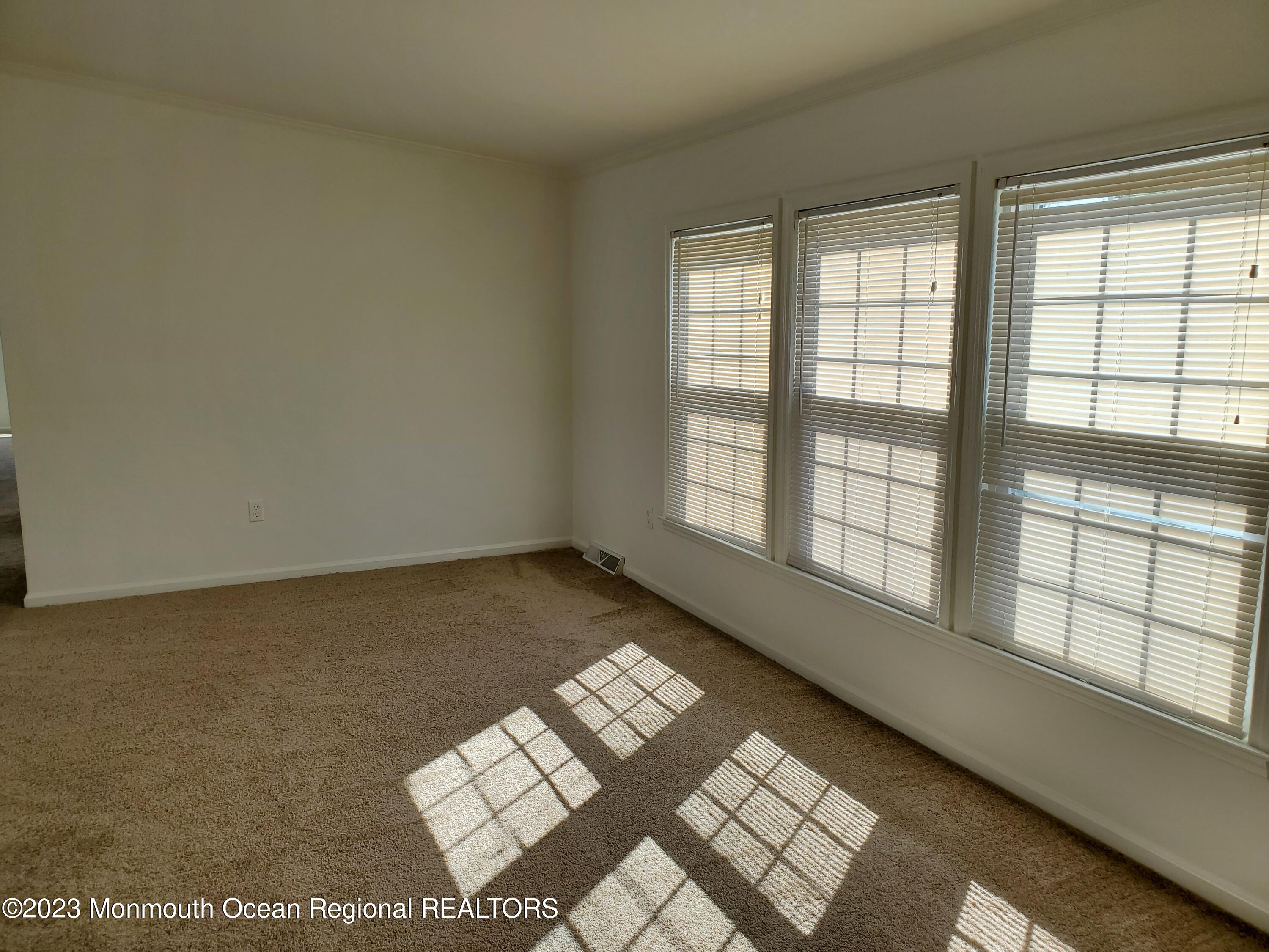 29 Pine Ridge Boulevard Whiting, NJ 08759 - Photo 4 of 29 29 pr 15