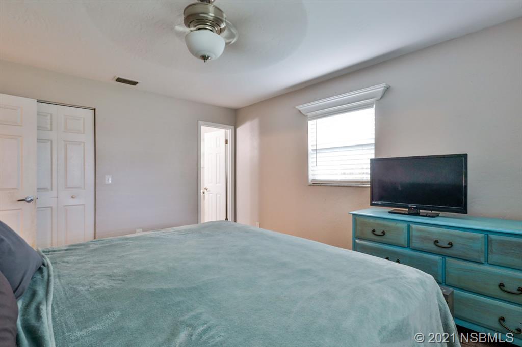 1035 Ruth Drive Edgewater, FL 32132 - Photo 18 of 28 Gallery Image 18