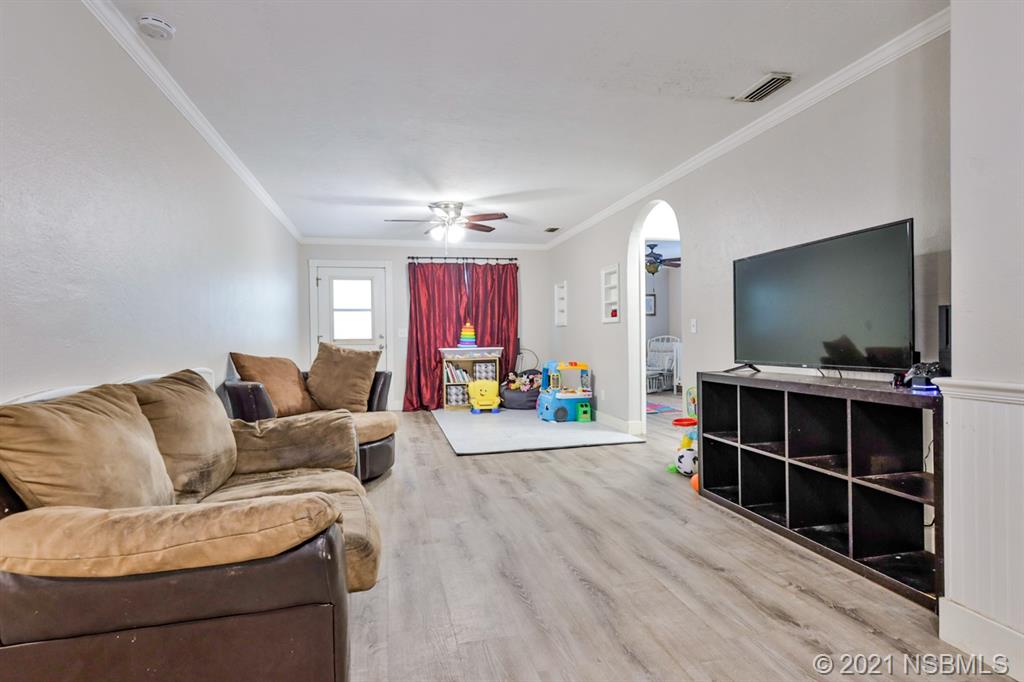 1035 Ruth Drive Edgewater, FL 32132 - Photo 8 of 28 Gallery Image 8