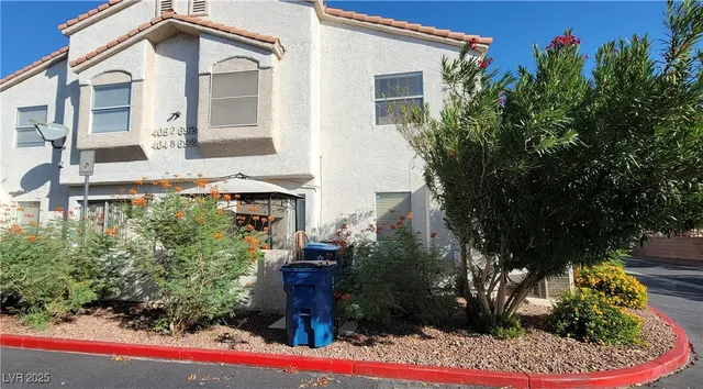 $1,785 | 6928 Oyster Shell Drive, Las Vegas, NV 89108