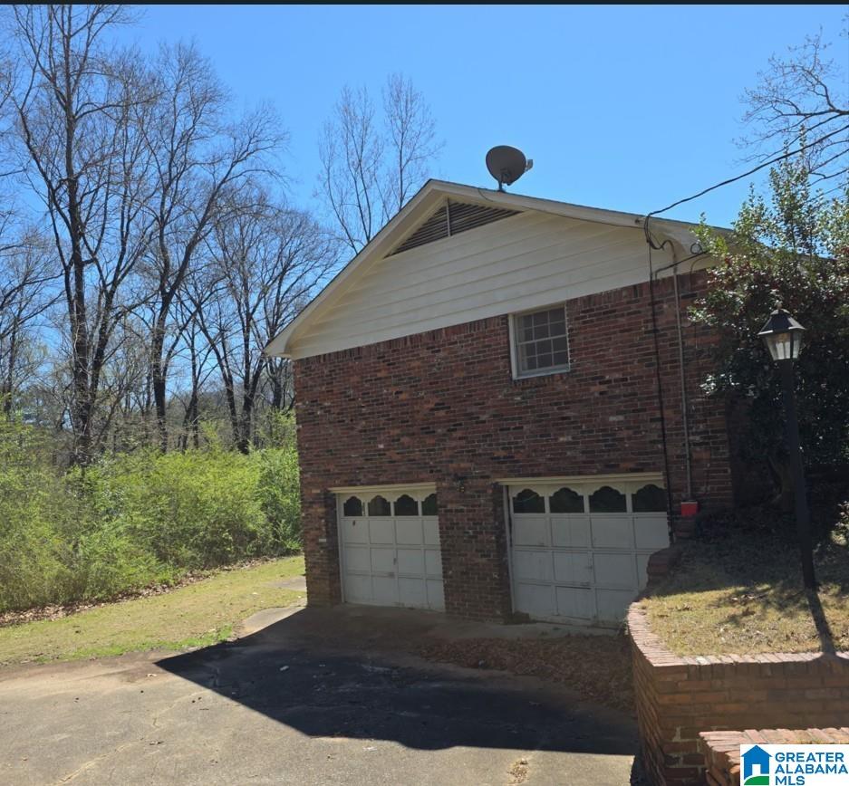 1205 Old Oak Road Birmingham, AL 35235 - Photo 3 of 32