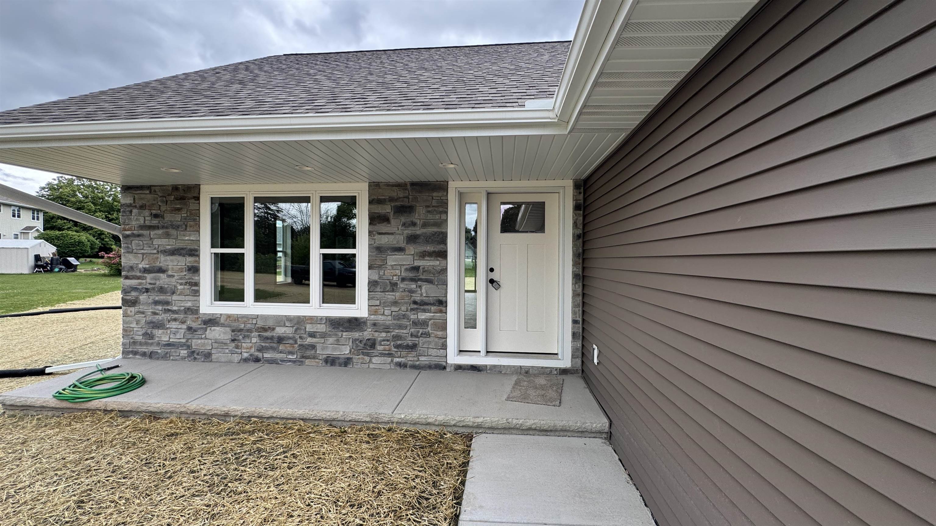 709 Robin Street New London, WI 54961 - Photo 6 of 35