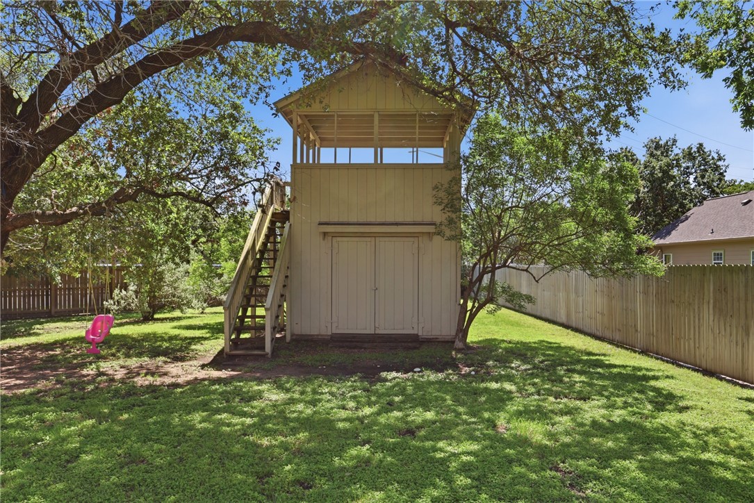 515 Crescent Drive Bryan, TX 77801 - Photo 36 of 43 Large shed with additional "tree house" on top